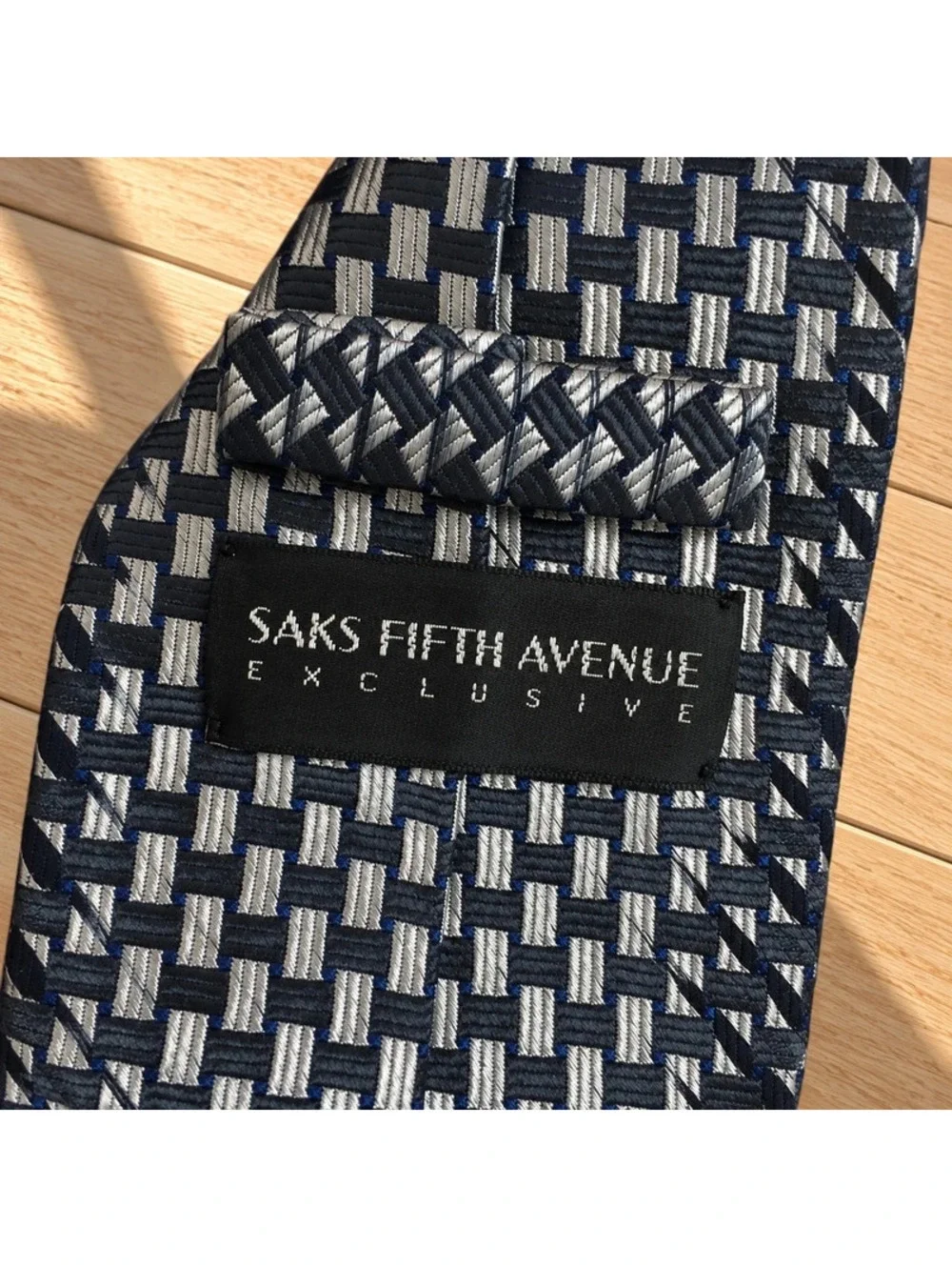 Saks Fifth Avenue saks fifth
